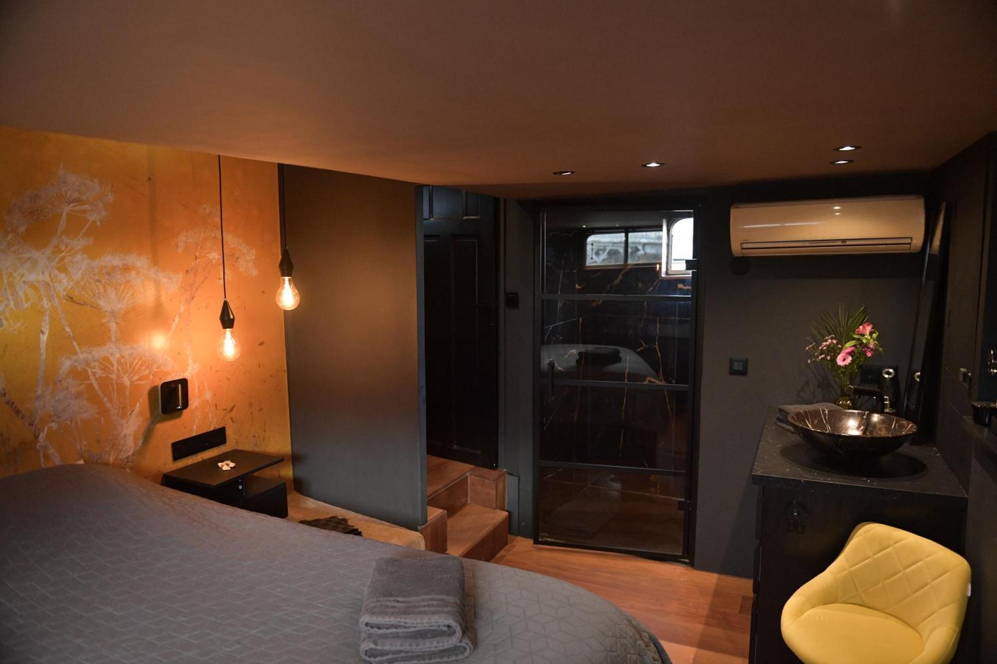 Euphrate Houseboat Hotel อัมสเตอร์ดัม ภายนอก รูปภาพ